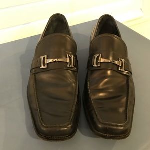 Salvatore Ferragamo black size 9 1/2 EE